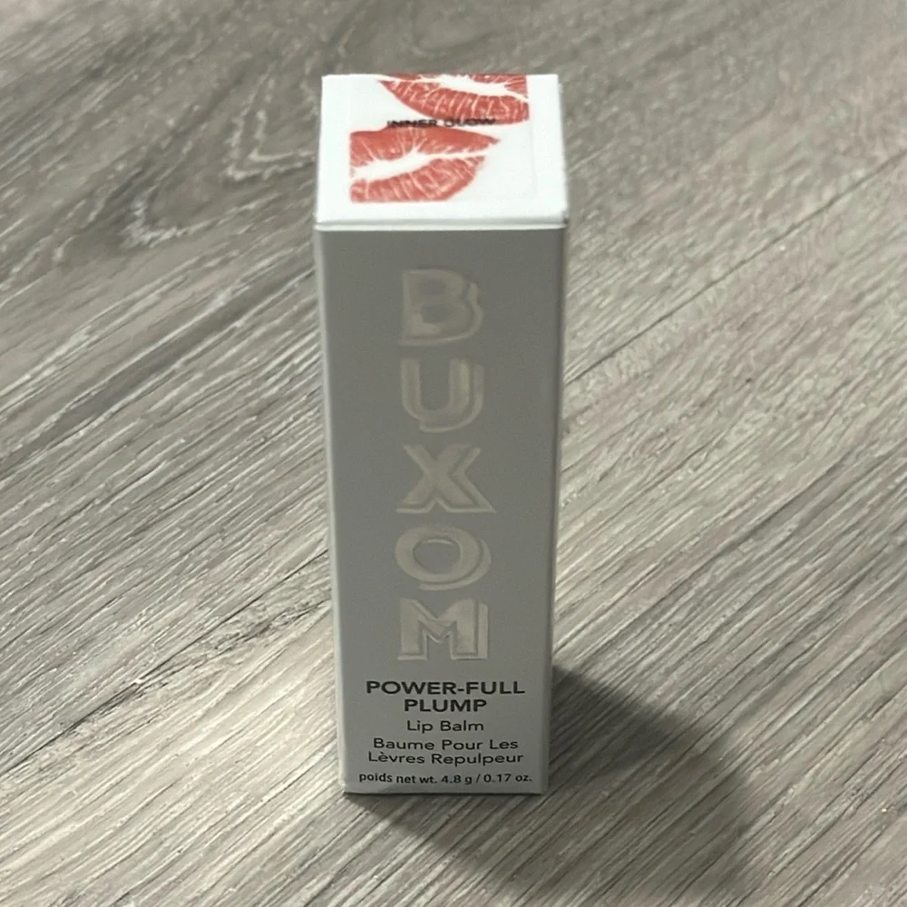 Buxom lip power